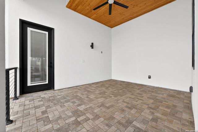 8024 Alton, Selma, TX 78154