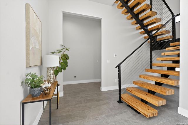 8024 Alton, Selma, TX 78154