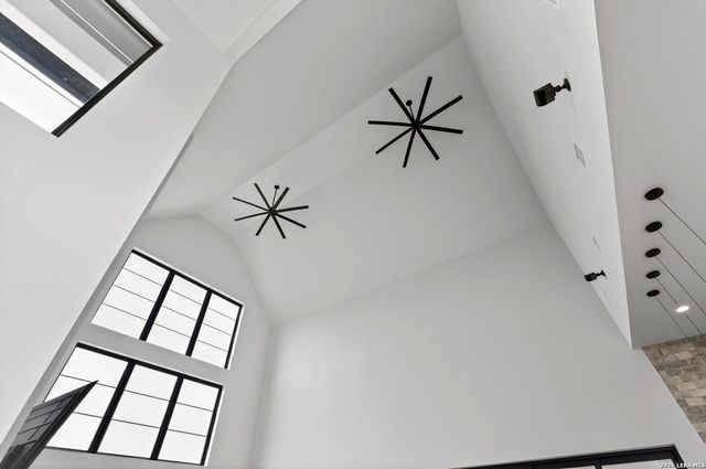 8024 Alton, Selma, TX 78154