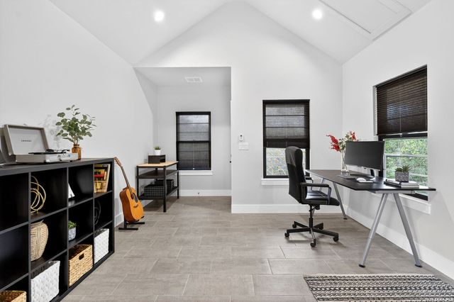 8024 Alton, Selma, TX 78154