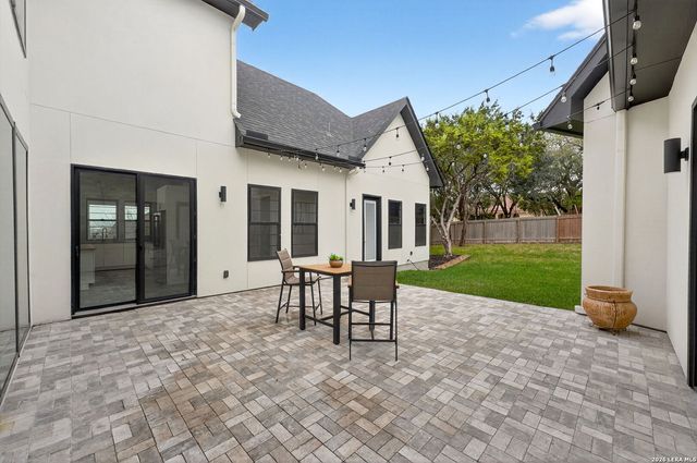 8024 Alton, Selma, TX 78154