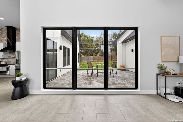 8024 Alton, Selma, TX 78154