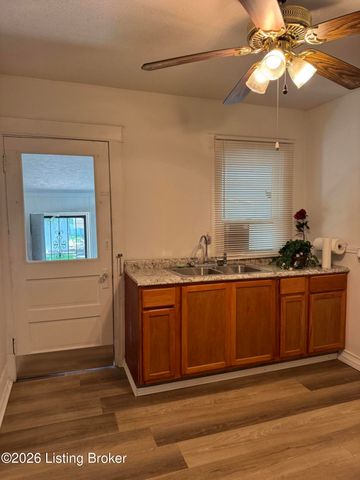 523 N 34th St, Louisville, KY 40212