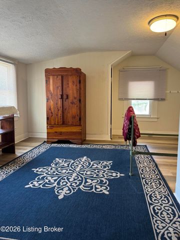 523 N 34th St, Louisville, KY 40212