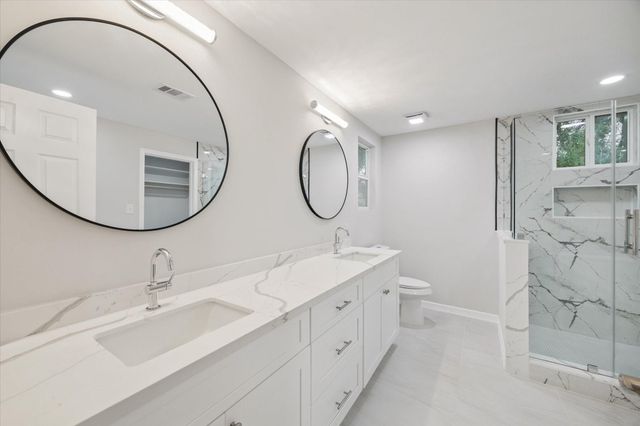 10009 Lazy Oaks Street, Houston, TX 77080
