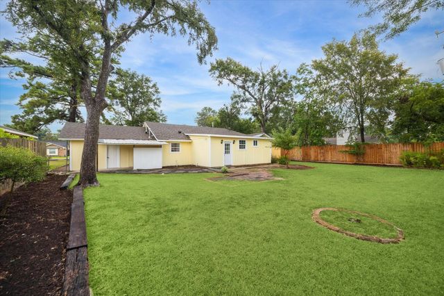 10009 Lazy Oaks Street, Houston, TX 77080