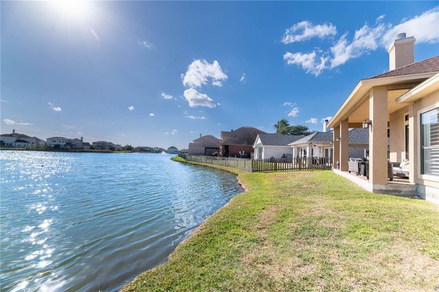 4401 Lake Superior Dr, Corpus Christi, TX 78413