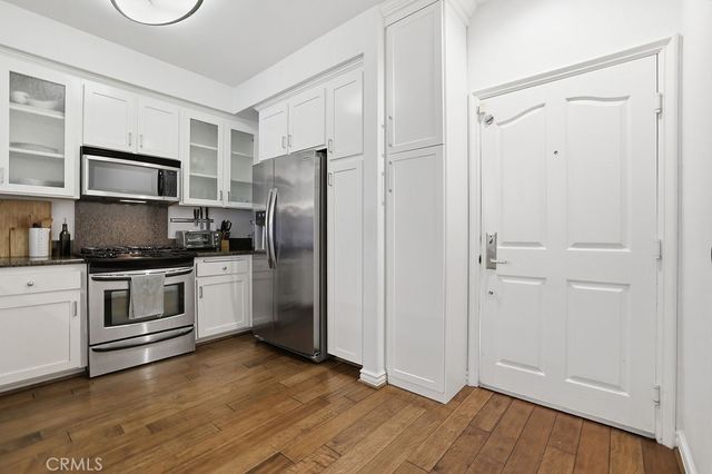 11504 Moorpark Street 203, Studio City, CA 91602