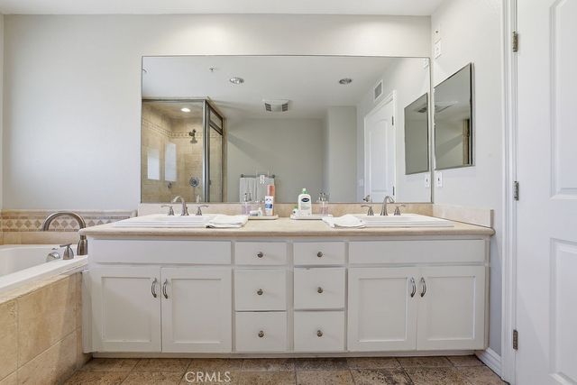 11504 Moorpark Street 203, Studio City, CA 91602