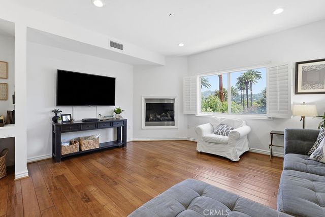 11504 Moorpark Street 203, Studio City, CA 91602
