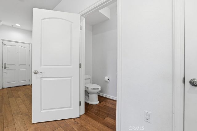 11504 Moorpark Street 203, Studio City, CA 91602