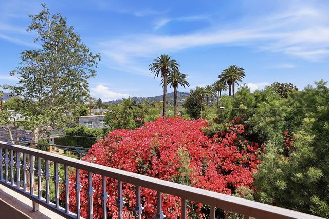 11504 Moorpark Street 203, Studio City, CA 91602