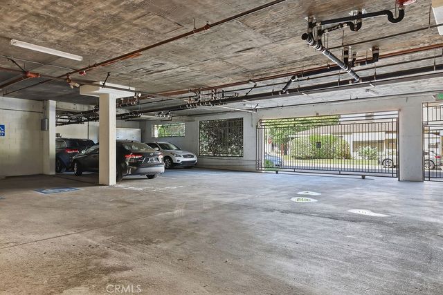 11504 Moorpark Street 203, Studio City, CA 91602