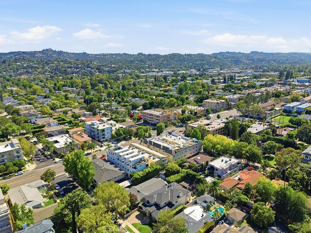 11504 Moorpark Street 203, Studio City, CA 91602
