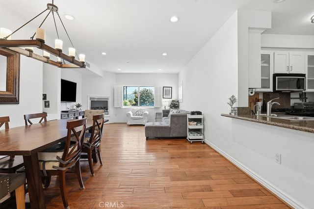 11504 Moorpark Street 203, Studio City, CA 91602