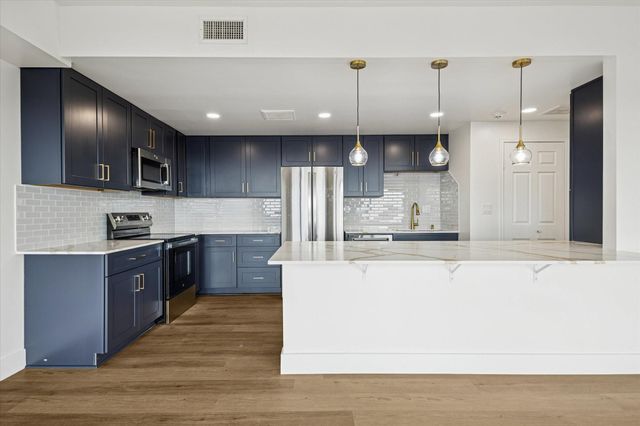 2001 Holcombe Boulevard 2203, Houston, TX 77030