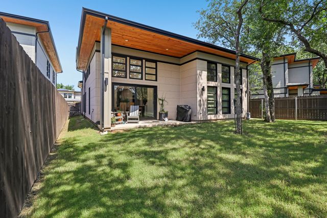 3075 Tall Oaks Court, Corinth, TX 76210