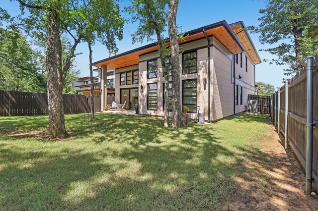 3075 Tall Oaks Court, Corinth, TX 76210