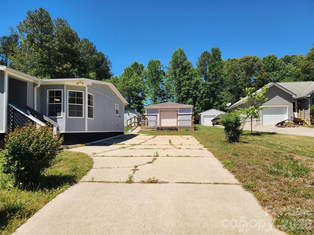 189 Brook Creek Drive, Troutman, NC 28166