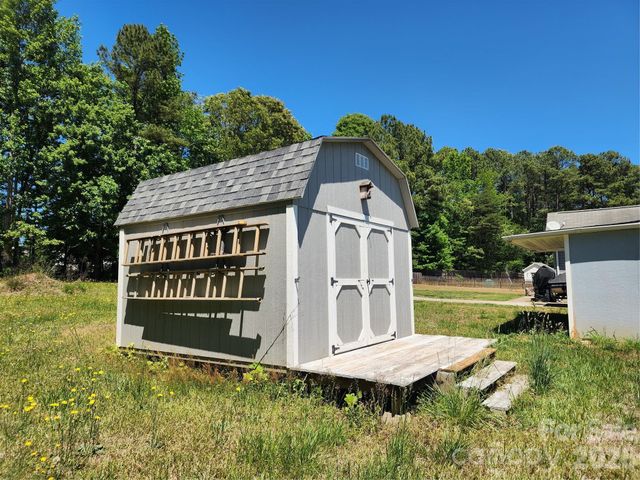 189 Brook Creek Drive, Troutman, NC 28166