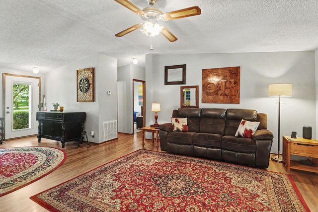 131 Holiday Acres Dr, Springville, TN 38256