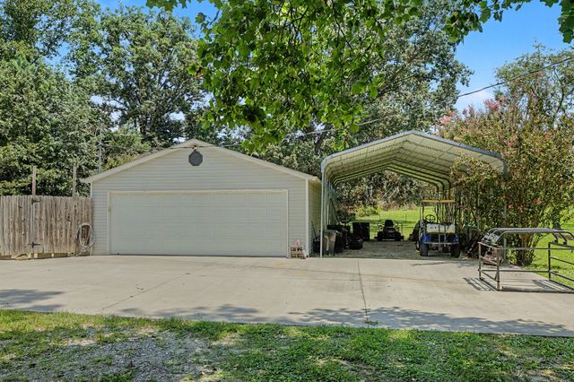 131 Holiday Acres Dr, Springville, TN 38256