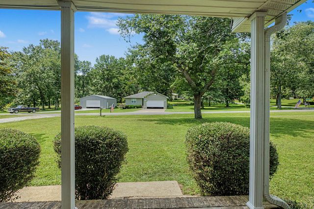 131 Holiday Acres Dr, Springville, TN 38256