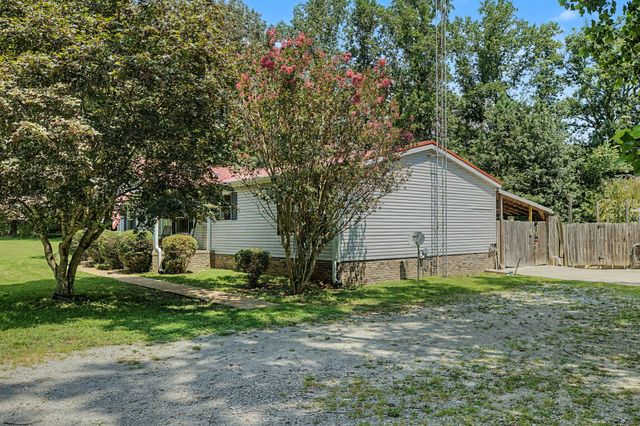 131 Holiday Acres Dr, Springville, TN 38256