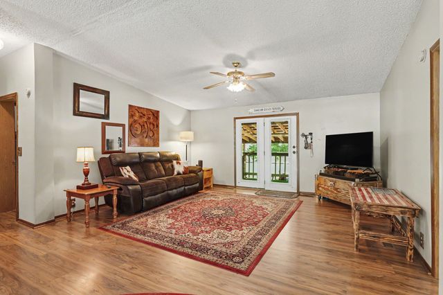 131 Holiday Acres Dr, Springville, TN 38256