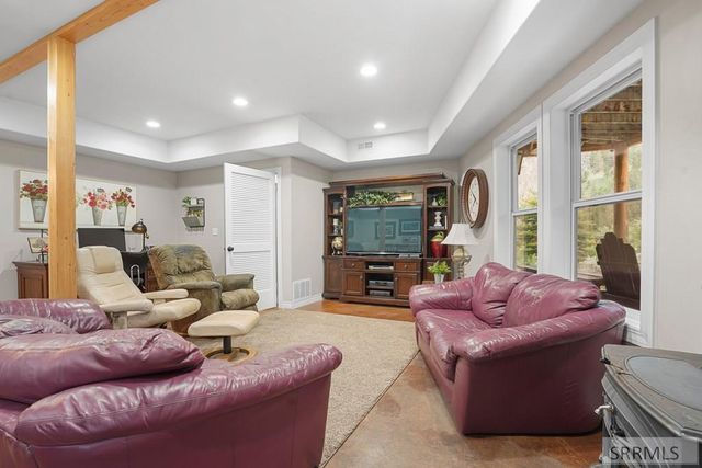 9 Autumn Blaze Lane, Salmon, ID 83467