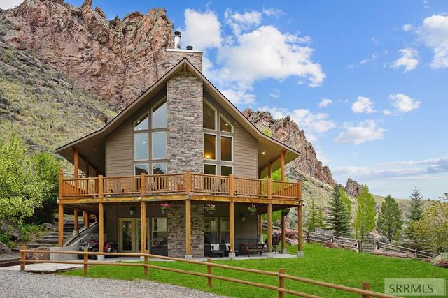 9 Autumn Blaze Lane, Salmon, ID 83467