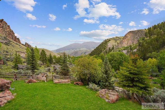 9 Autumn Blaze Lane, Salmon, ID 83467