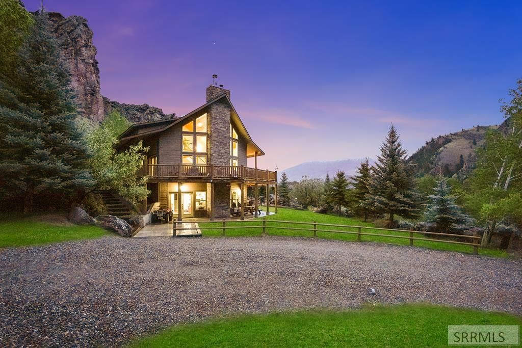 9 Autumn Blaze Lane, Salmon, ID 83467