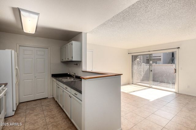 623 W GUADALUPE Road 165, Mesa, AZ 85210