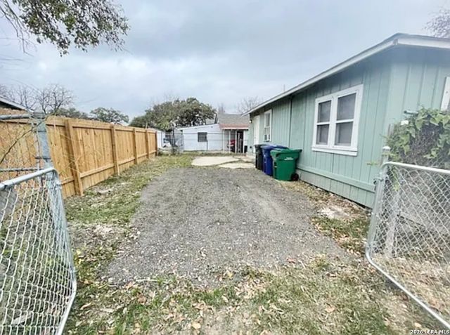 3304 W Cesar E Chavez, San Antonio, TX 78207