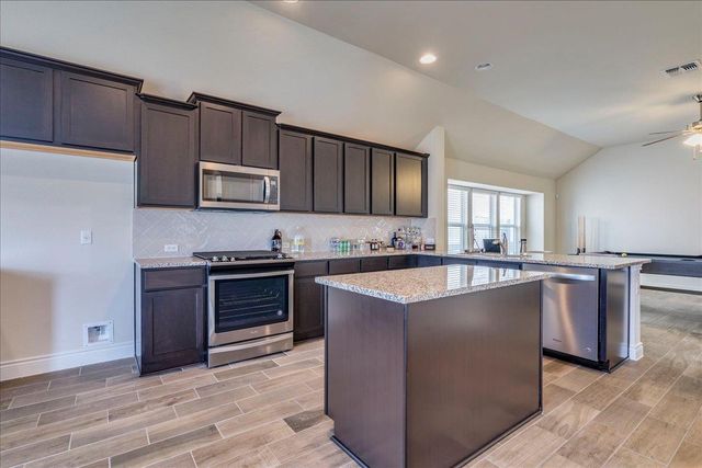 124 Compass LN, Kyle, TX 78640
