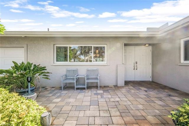 5205 SW 3rd AVE, Cape Coral, FL 33914