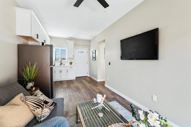 4924 4930 Iroquois Avenue, San Diego, CA 92117