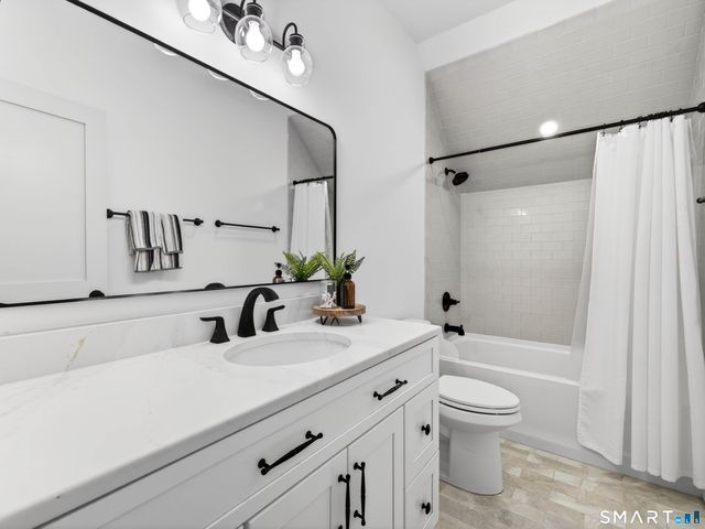 24 Church Street, Old Saybrook, CT 06475