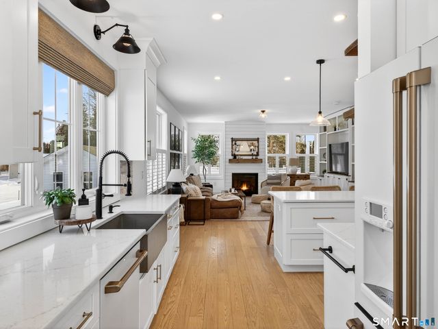 24 Church Street, Old Saybrook, CT 06475