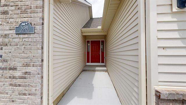 5391 Swan Drive, Burton, MI 48509