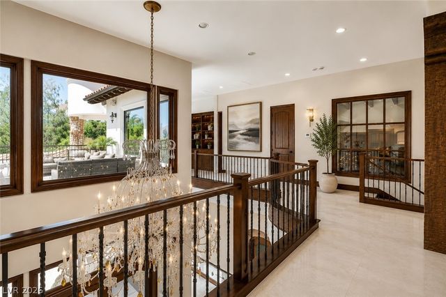 21 Olympia Hills Circle, Las Vegas, NV 89141