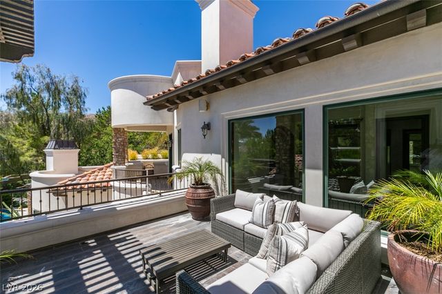 21 Olympia Hills Circle, Las Vegas, NV 89141