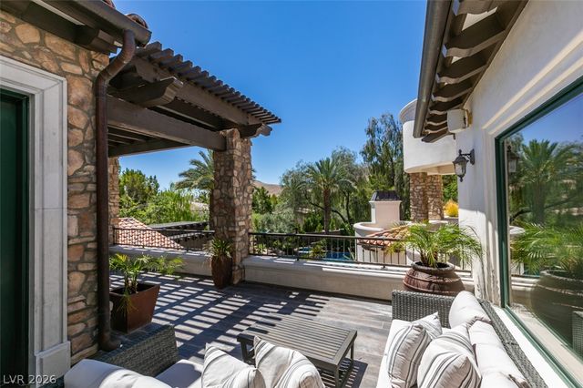 21 Olympia Hills Circle, Las Vegas, NV 89141