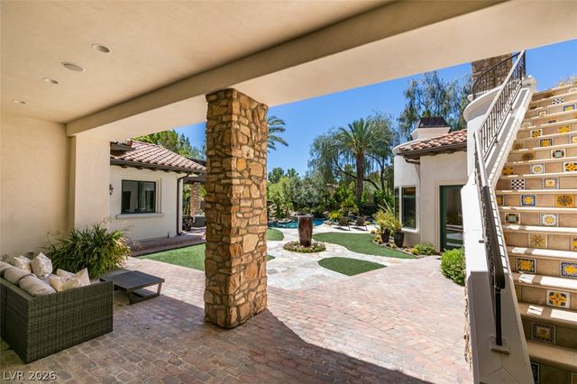 21 Olympia Hills Circle, Las Vegas, NV 89141