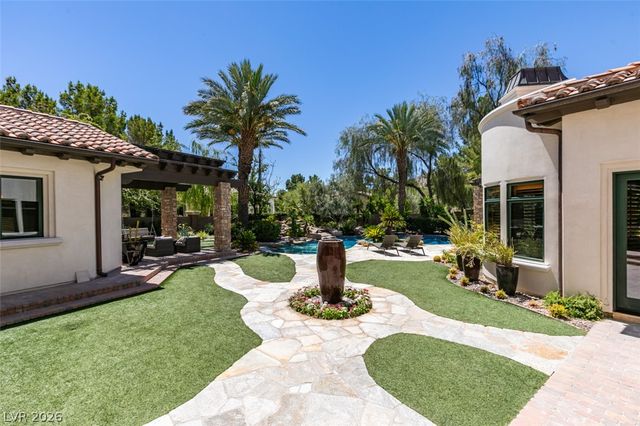 21 Olympia Hills Circle, Las Vegas, NV 89141