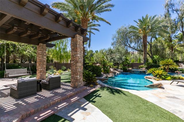 21 Olympia Hills Circle, Las Vegas, NV 89141