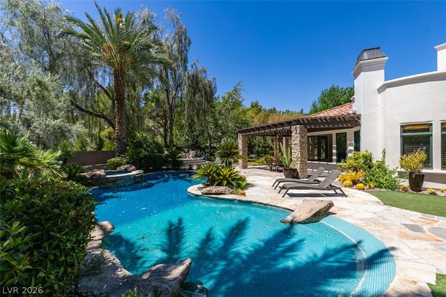 21 Olympia Hills Circle, Las Vegas, NV 89141