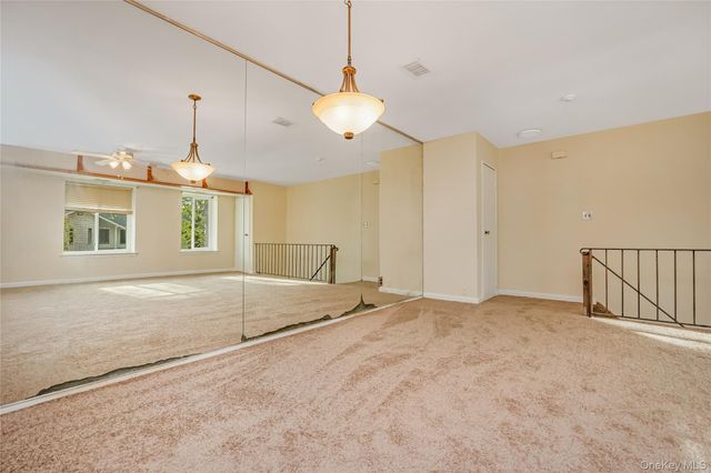 10 Aspen Court 10, Coram, NY 11727