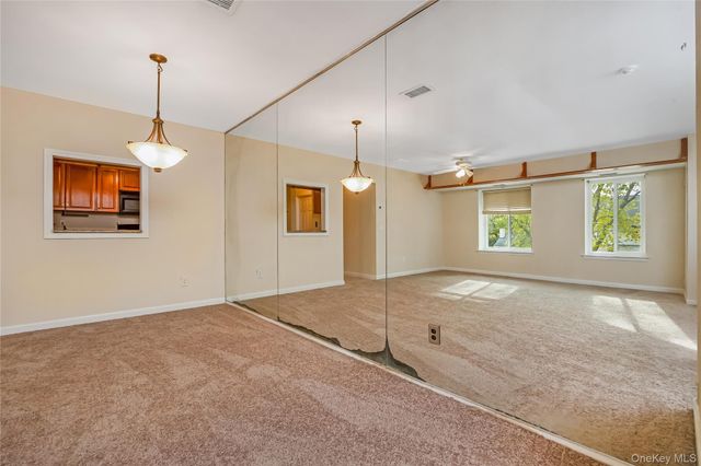 10 Aspen Court 10, Coram, NY 11727
